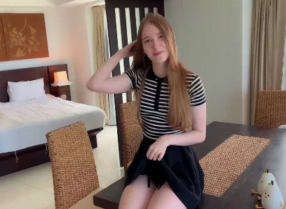 Khách nam ở homestay lân la làm quen lễ tân rồi địt