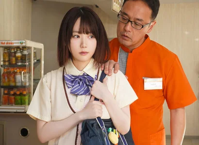 Ông quản lý bắt quả tang em gái ăn cắp vặt tại cửa hàng